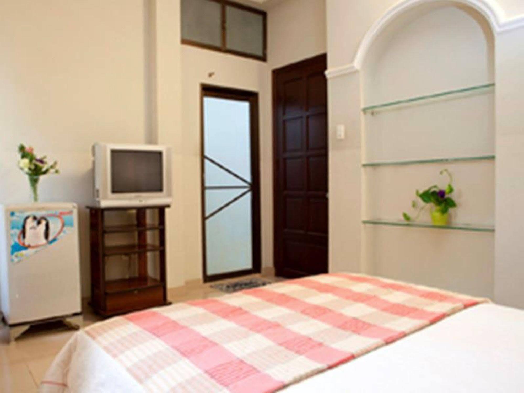Khach San Minh Chau - Dien Bien Phu Ho Chi Minh City Exterior photo